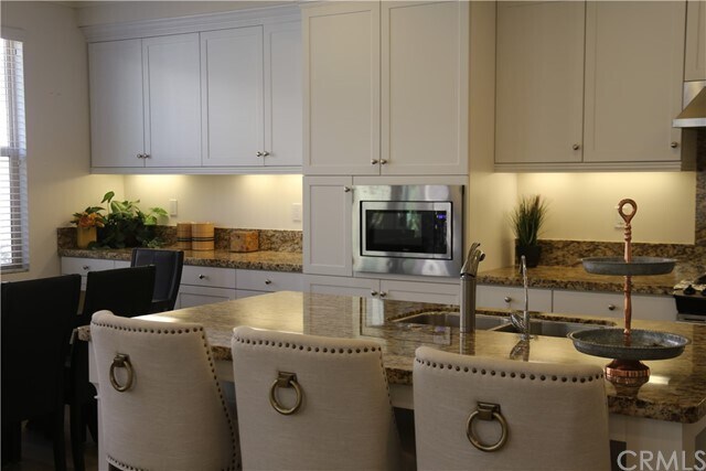 Building Photo - 39 Coleridge