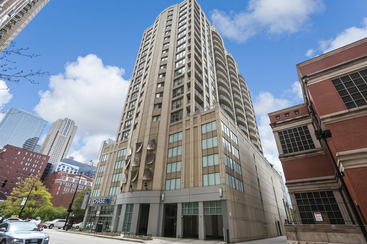 Foto principal - 600 N Dearborn St