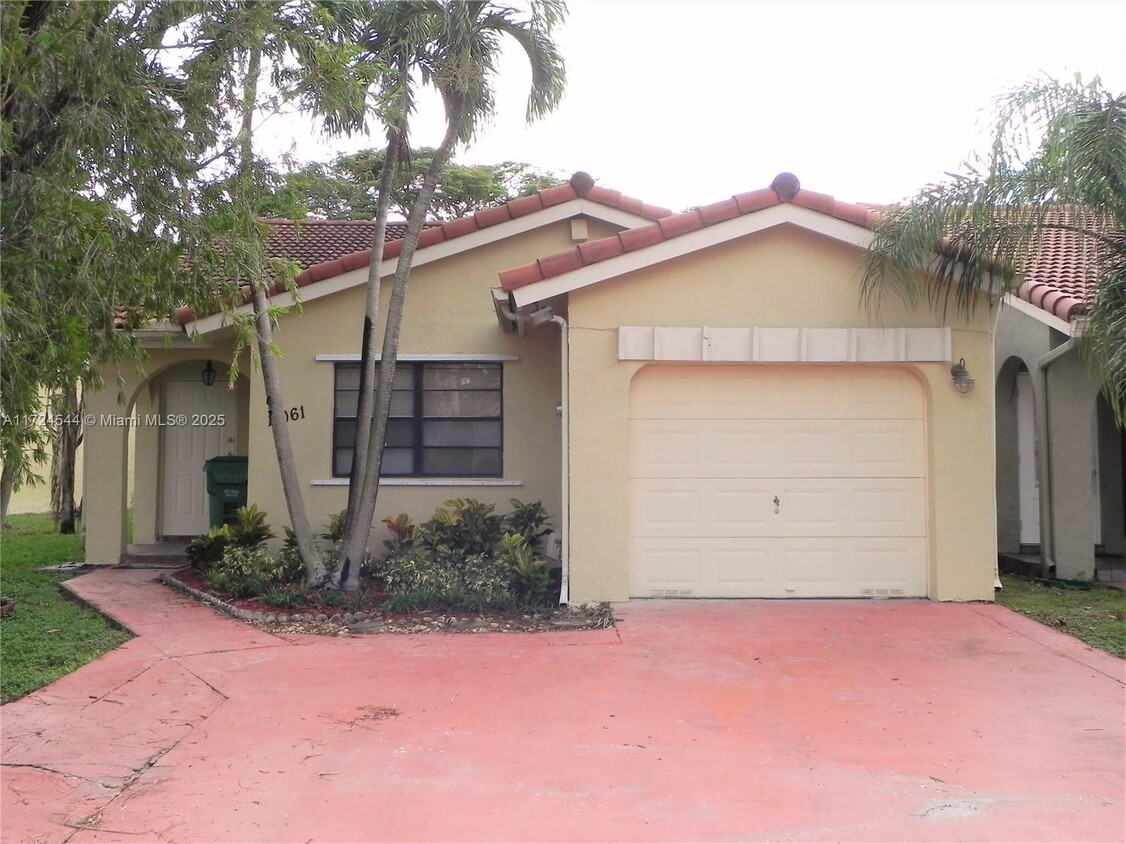 Foto principal - 11061 SW 155th Pl