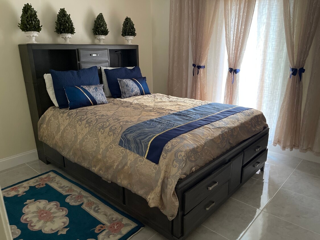 Foto principal - 12840 SW 11th Pl