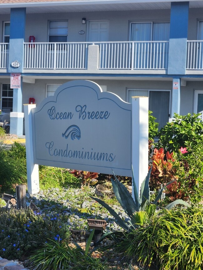 Building Photo - 439 Auburn Dr