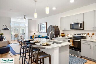 Building Photo - 185 Polaris Pointe