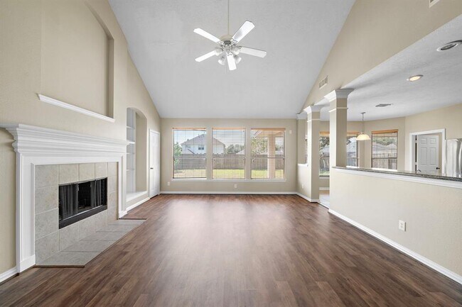 Foto del edificio - 19335 Lincoln Heights Ln