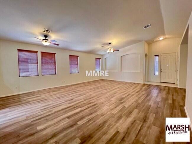 Building Photo - Very nice home in Mesa with 3 bedrooms plu...