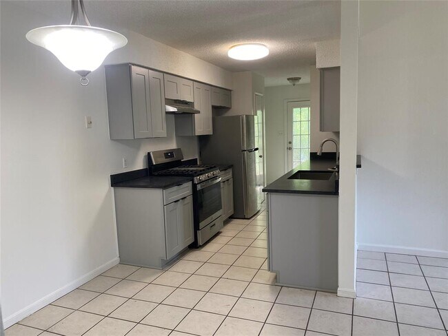 Building Photo - 14201 Sussman Ct