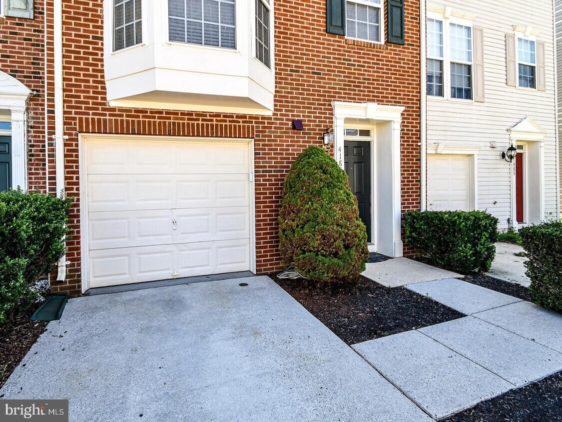 41887 Precious Square, Aldie, VA 20105 Townhome Rentals in Aldie VA