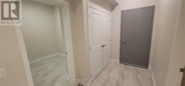 Photo du bâtiment - 32 Wellington St E