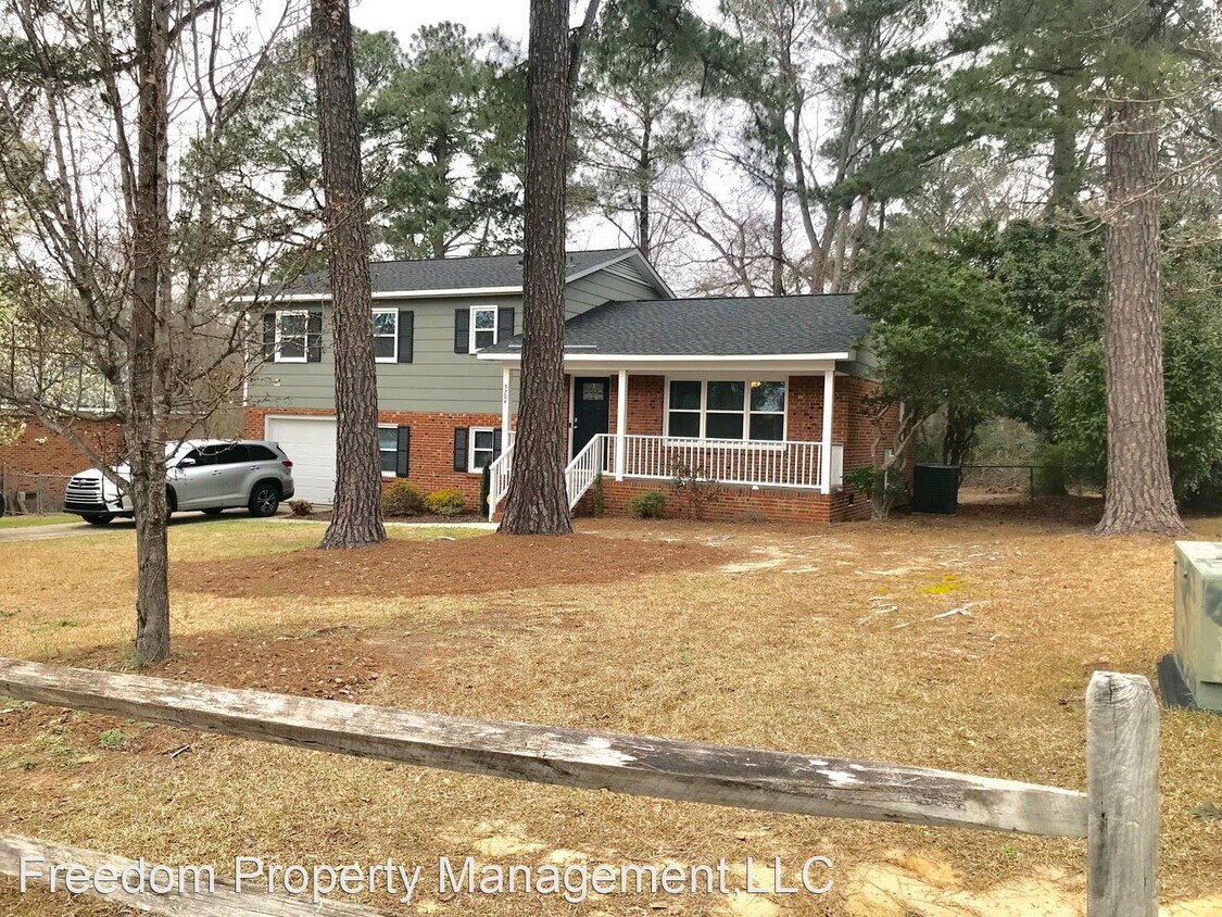 Foto principal - 4 br, 2.5 bath House - 5704 Kirby Ct.