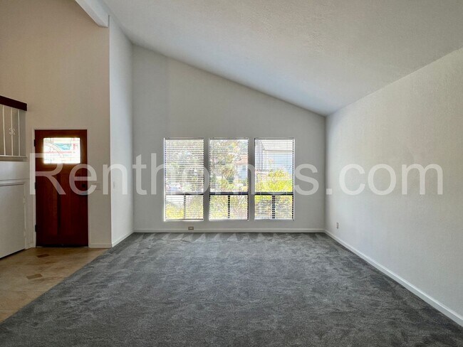 Building Photo - 9002 Meadowrun Way