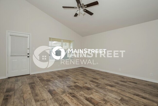 Building Photo - 4 Bedroom Pet-Friendly Home in SAINT HEDWIG, TX with Main Street Renewal