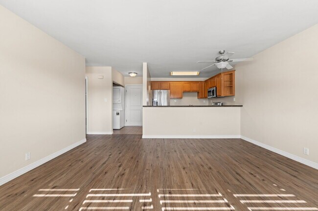 Building Photo - 6120 Decena Dr