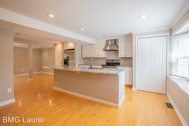 Foto del edificio - 3 br, 3 bath House - 6078 Cedar Wood Dr