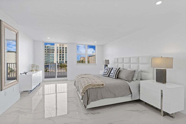 Foto del edificio - 615 Bayshore Dr