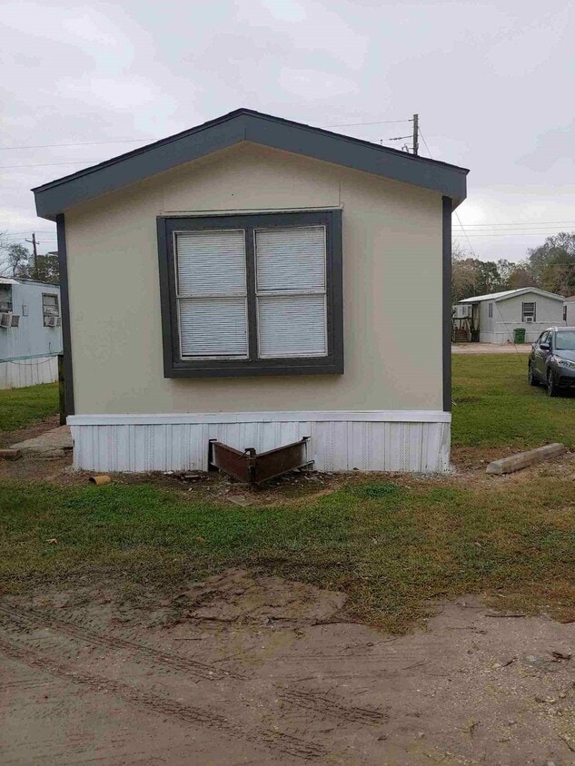 Primary Photo - 1504 N Winfree St