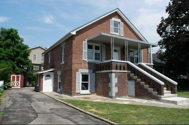 Building Photo - 33 Mead Ave