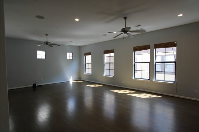 Building Photo - 3945 Gibson St