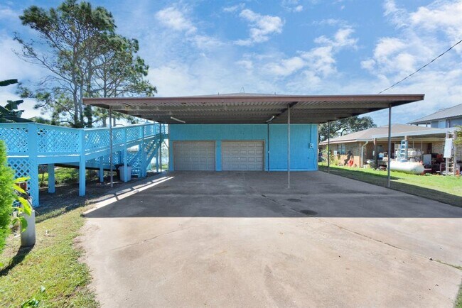 Building Photo - 215 Veselka Rd