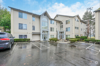 Building Photo - English Gardens Apartments - Discover Comf...