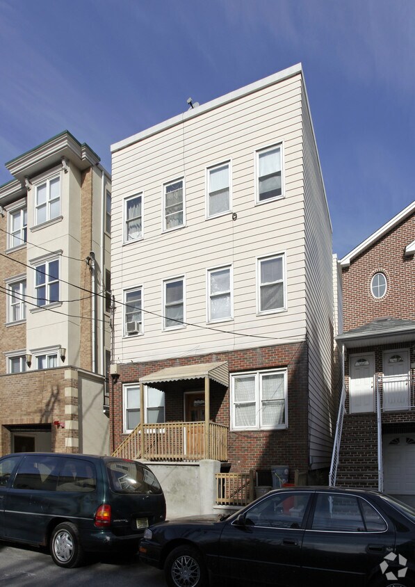 Primary Photo - 168 19th St
