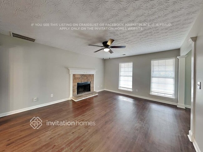 Foto del edificio - 86 E Main St N