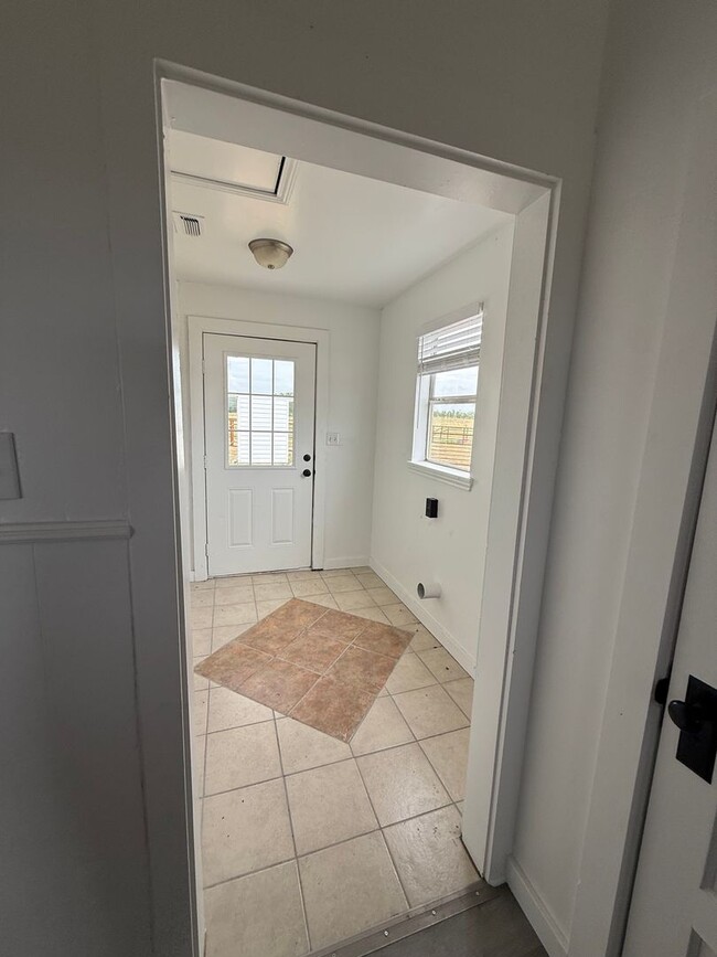 Foto del edificio - Charming Country Home w/ Horse Accommodations