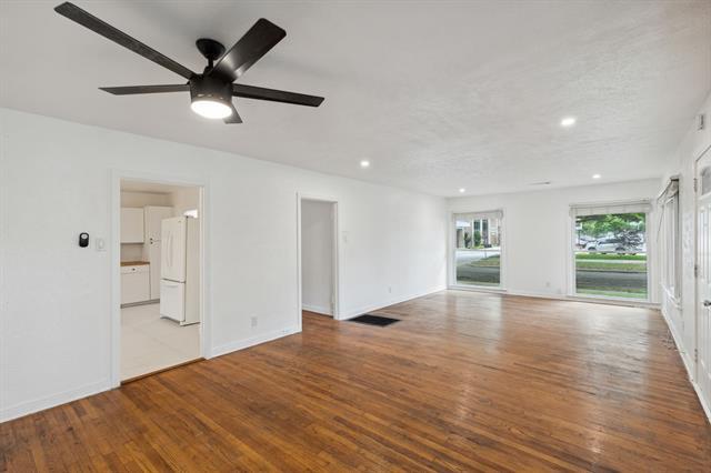Foto del edificio - 7702 Robin Rd