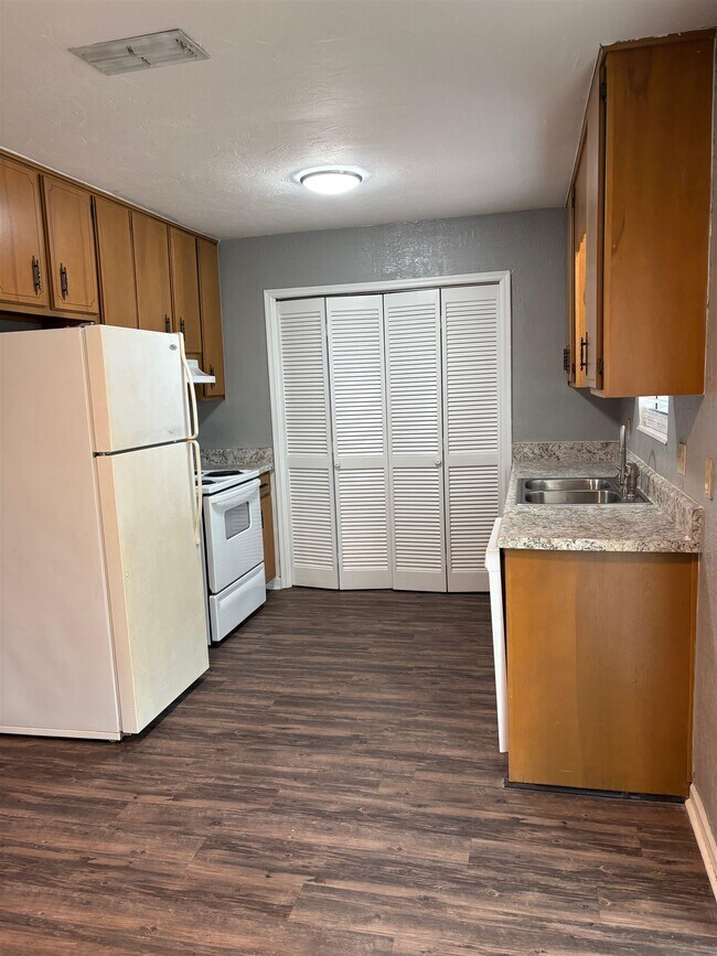 Building Photo - 3449 Fred George Rd