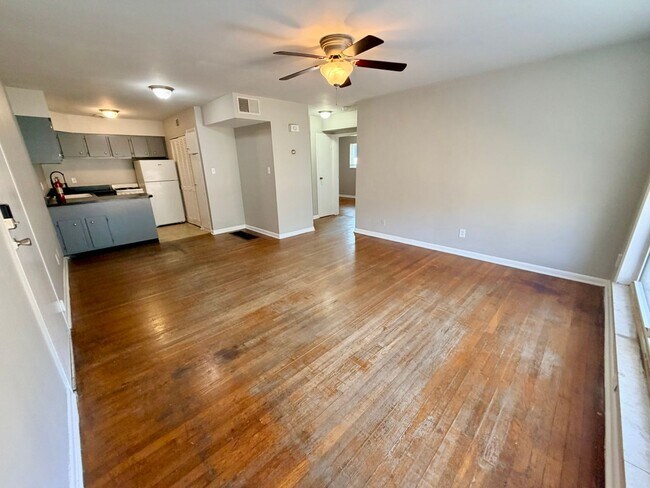 Foto del edificio - 1568 Alexandria Dr