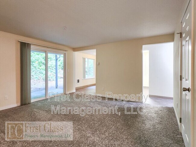 Building Photo - 3602 SW Beaverton Hillsdale Hwy