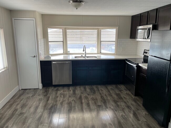 Cocina - 2872 Green Tree Ave