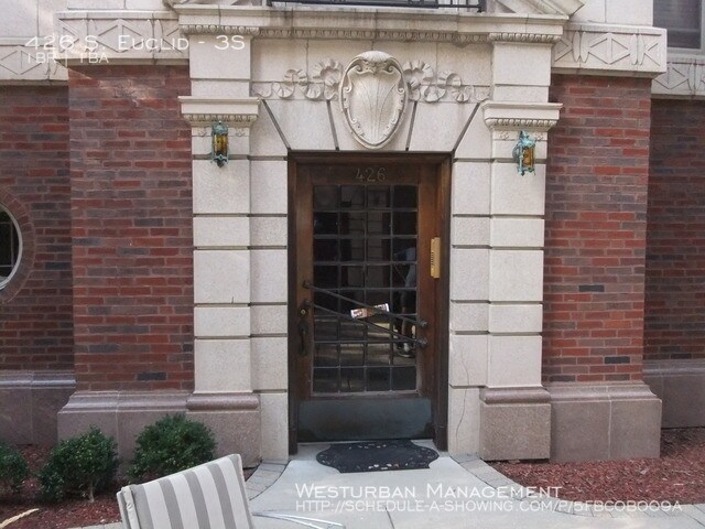 Foto del edificio - Sunny Top Floor Condo