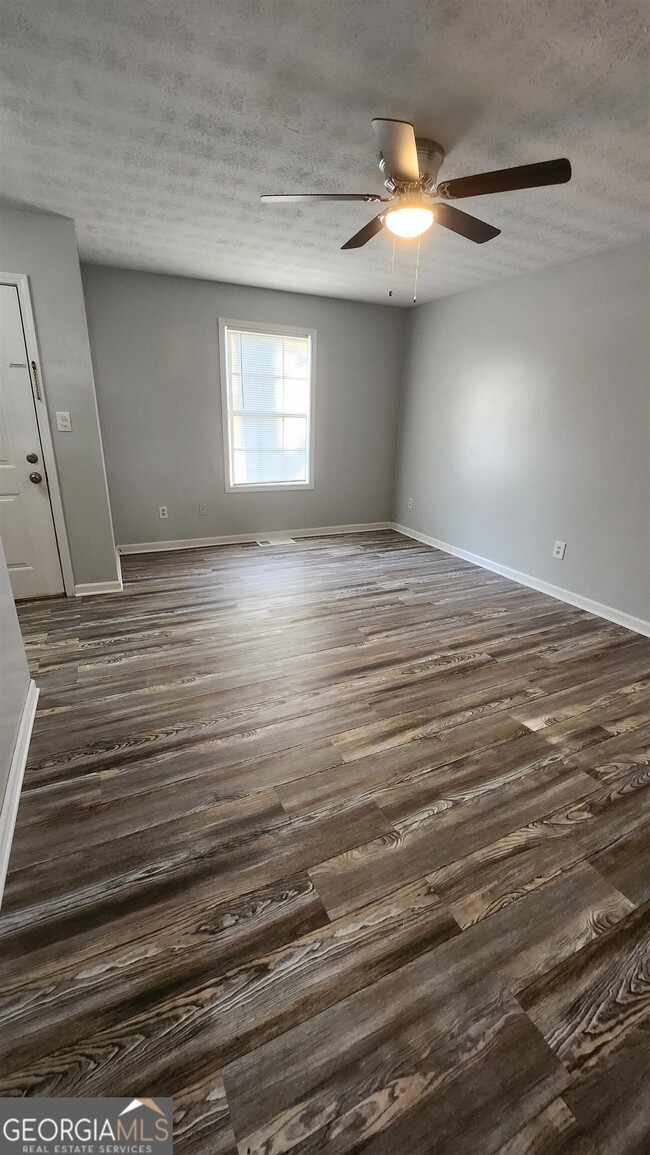 Building Photo - 102 Moye St