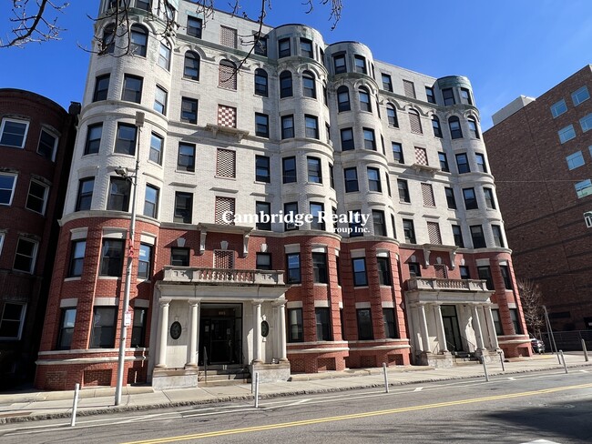 Foto del edificio - 875 Massachusetts Ave