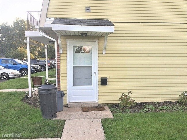 Foto del edificio - 2 br, 1 bath Townhome - 279 Washington Square