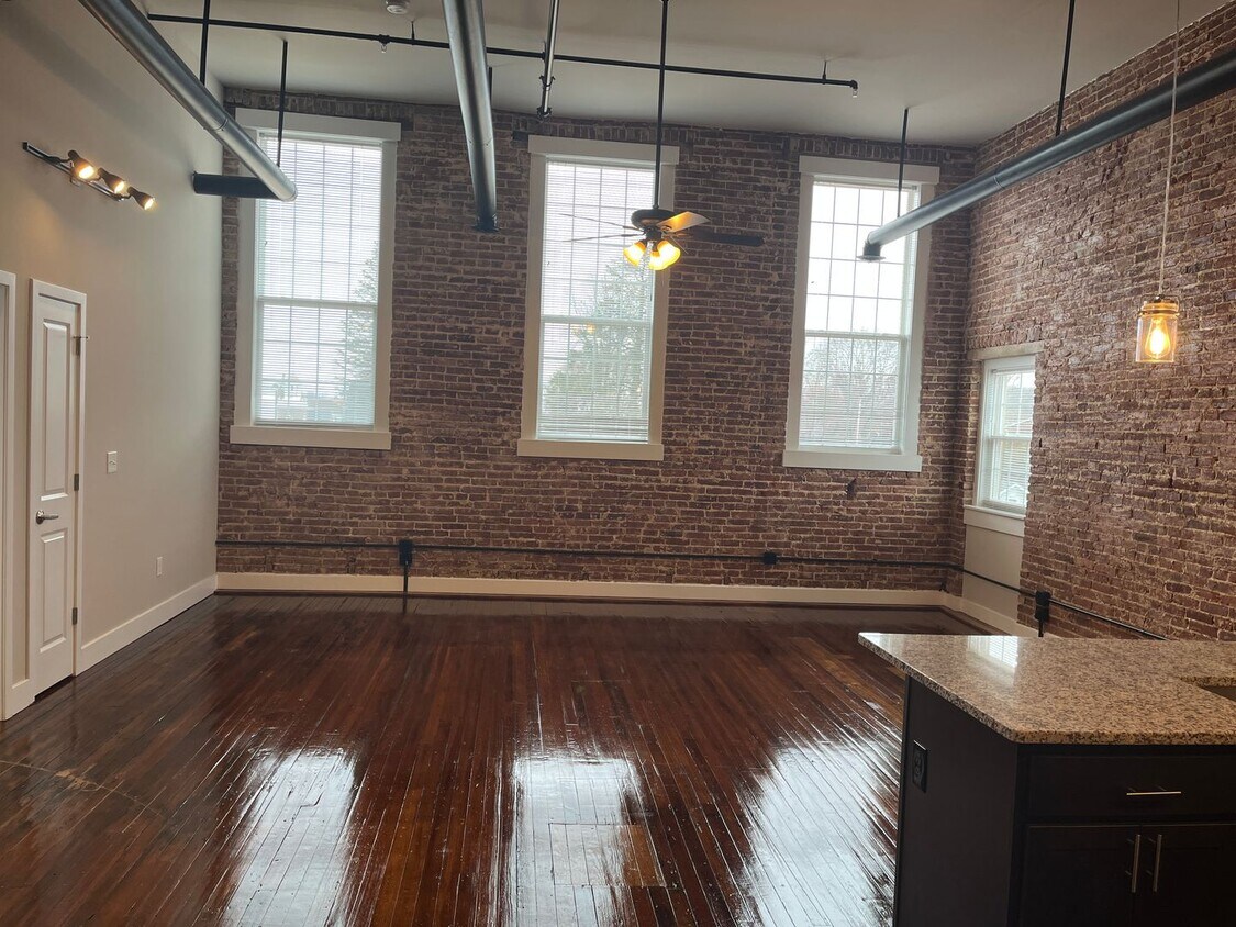 Foto principal - 91 S Third St