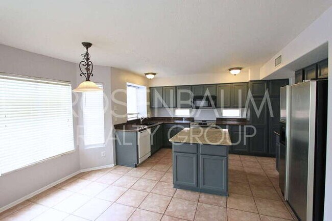 Building Photo - 1115 S Tiago Dr