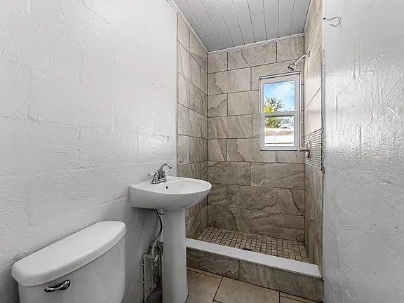 Foto del edificio - Move-In Special - Updated 2BR w/Washer/Dryer + $0 Deposit