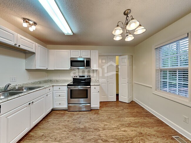 Building Photo - 803 Delray Ln