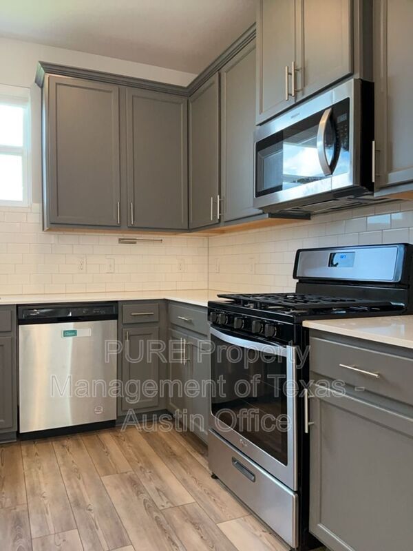 Foto del edificio - 3200 College Park Dr