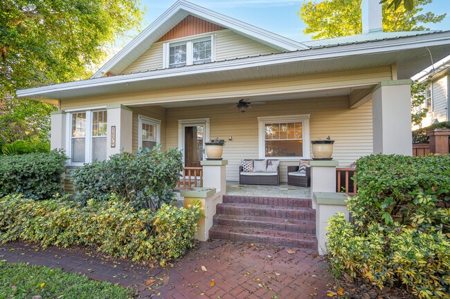 Foto del edificio - 1234 Beach Dr NE