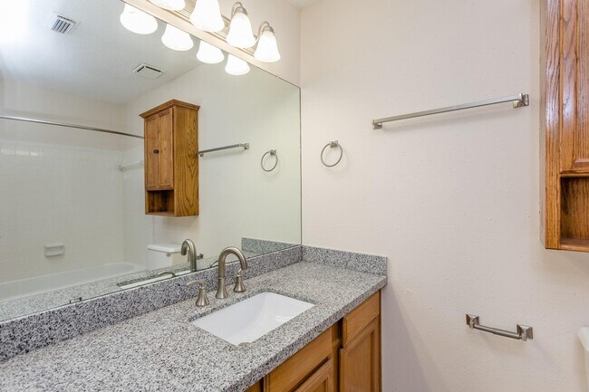 Foto del edificio - 9206 Towerstone Dr