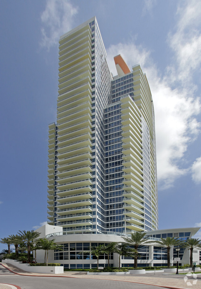 Primary Photo - Continuum South Tower