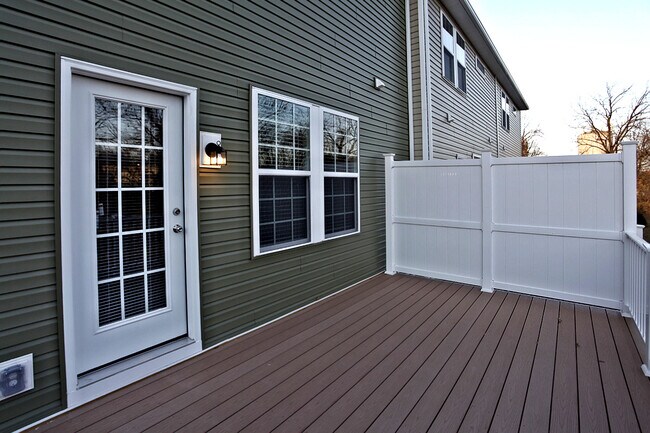 Building Photo - 1720 Beacon Ln