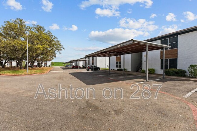 Building Photo - 1301 W Hwy 287 Byp