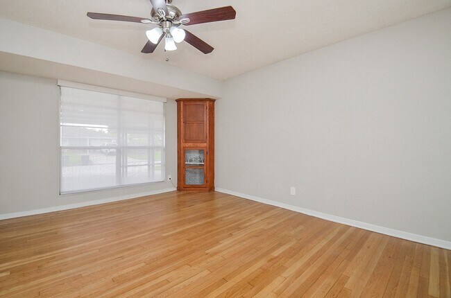 Foto del edificio - 6322 Clemson St