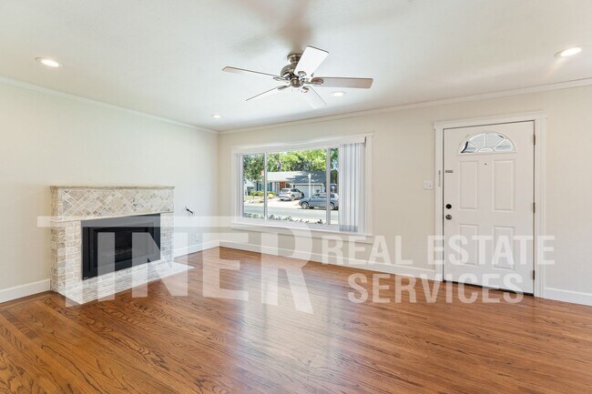 Foto del edificio - 650 Dittmar Way