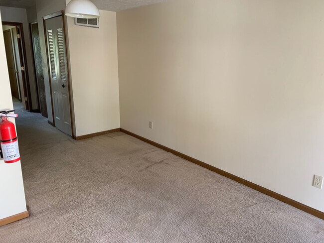 Dinning Area - 2390 Wrens Dr S