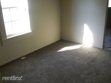 Building Photo - 3 br, 1 bath  - 1617 N Main Ave a