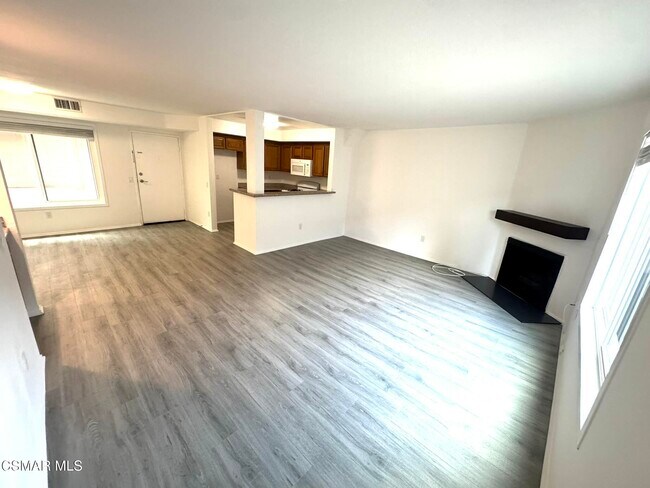 Building Photo - 13042 Riverside Dr