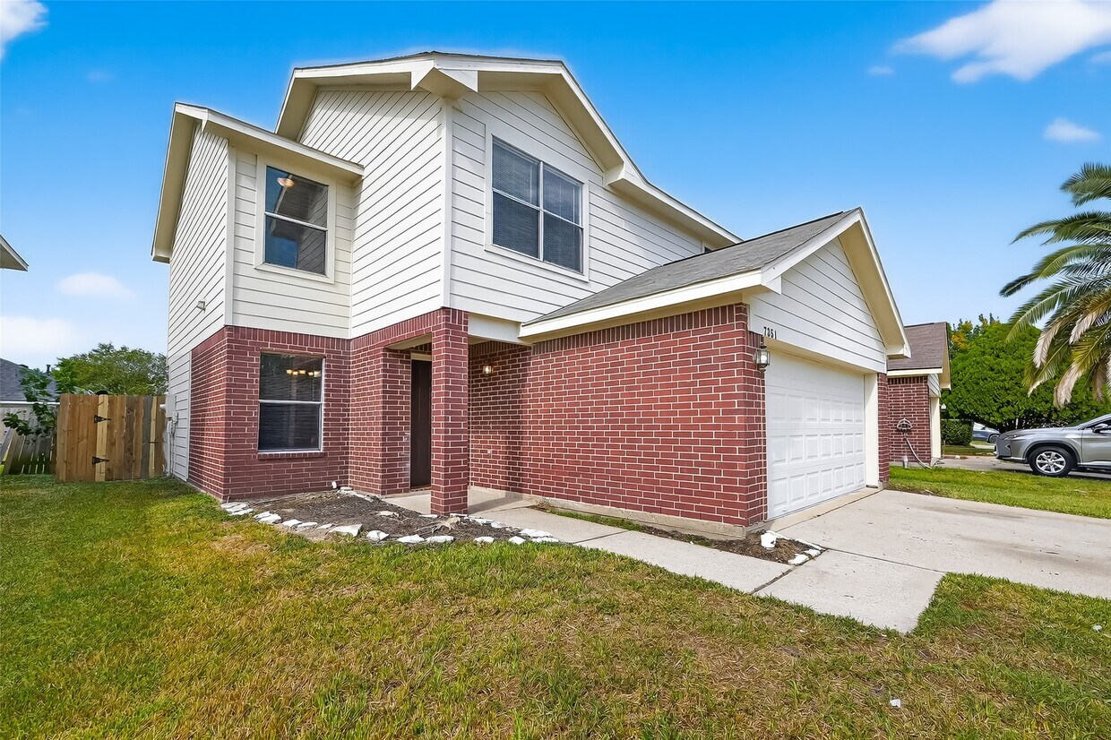 Foto principal - 7351 Parkland Manor Dr